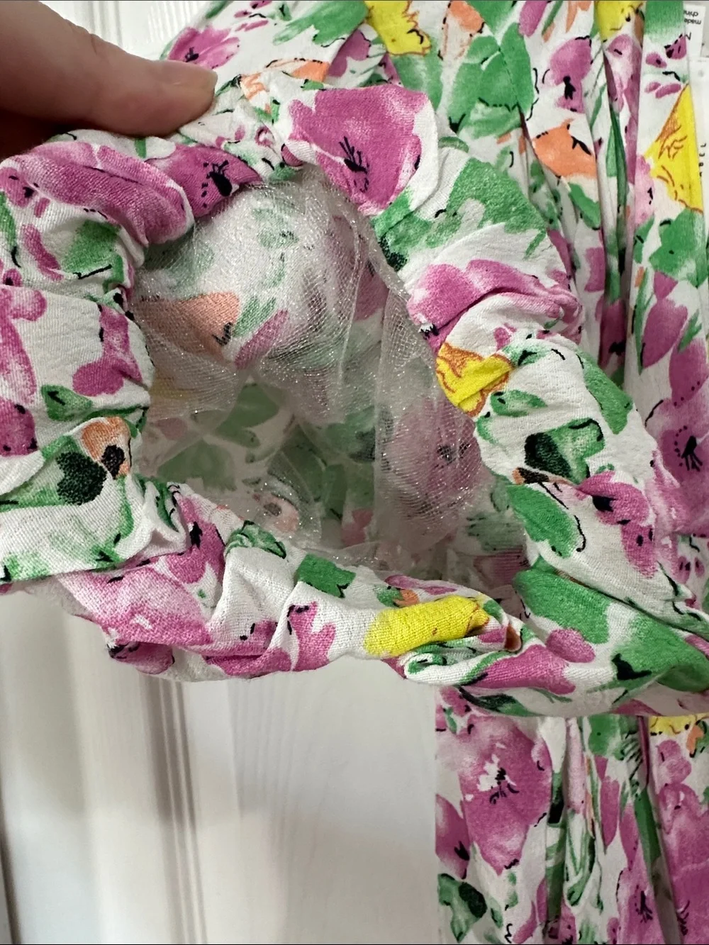 Astr Floral Puff-Sleeve Tie-Back Blouse in White, Pink & Green